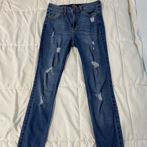 Ripped jeans no skin showing Clearance